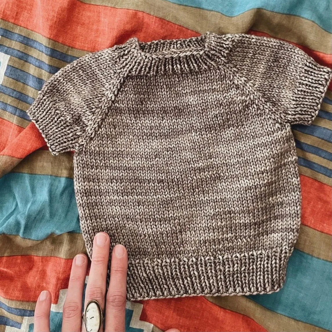 Madelinetosh Baby Raglan Strickkit Tosh DK Kurzarm Langarm Merino