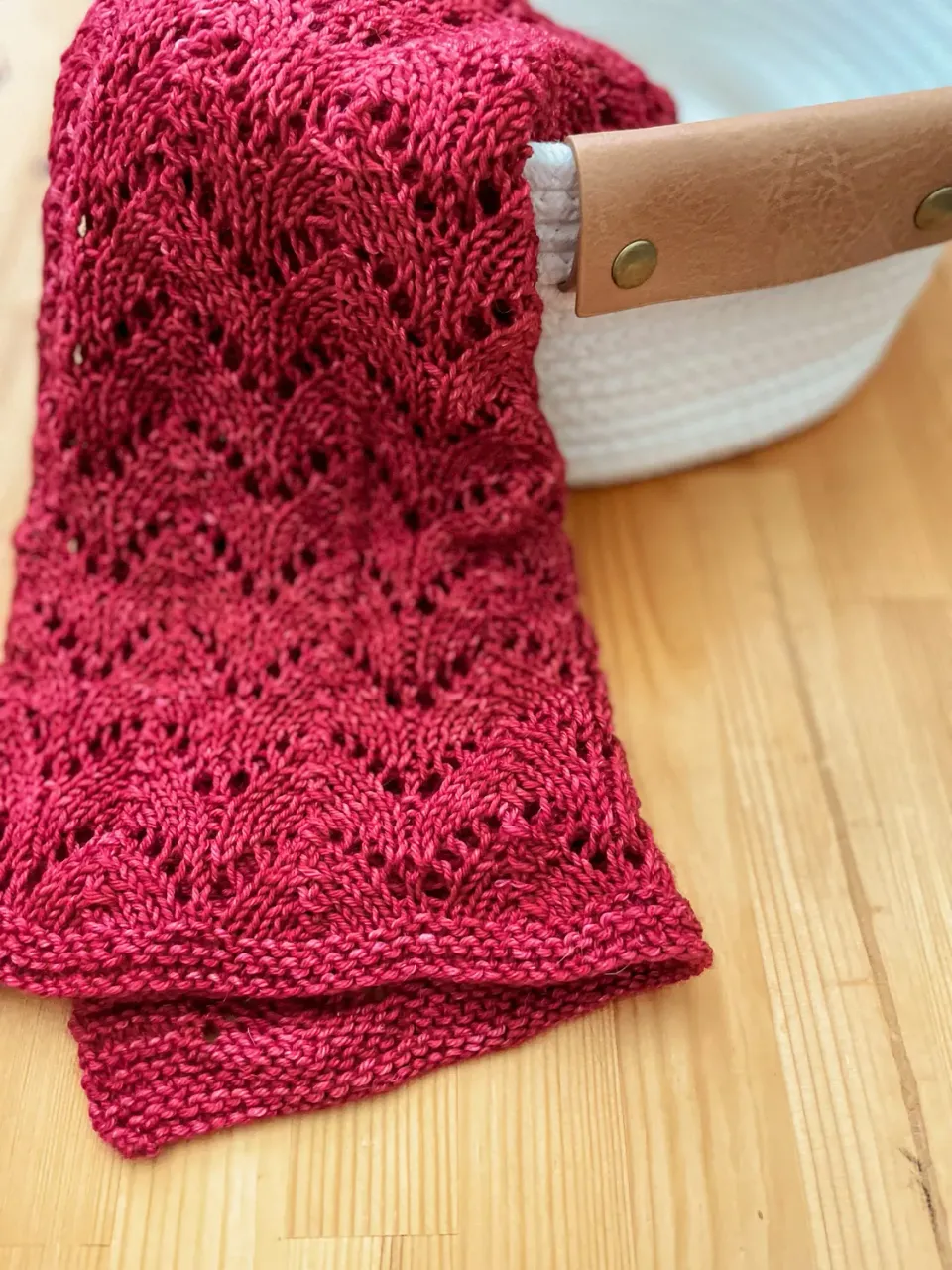 Madelinetosh Heirloom Blanket PDF Babydecke-Anleitung Lochmuster