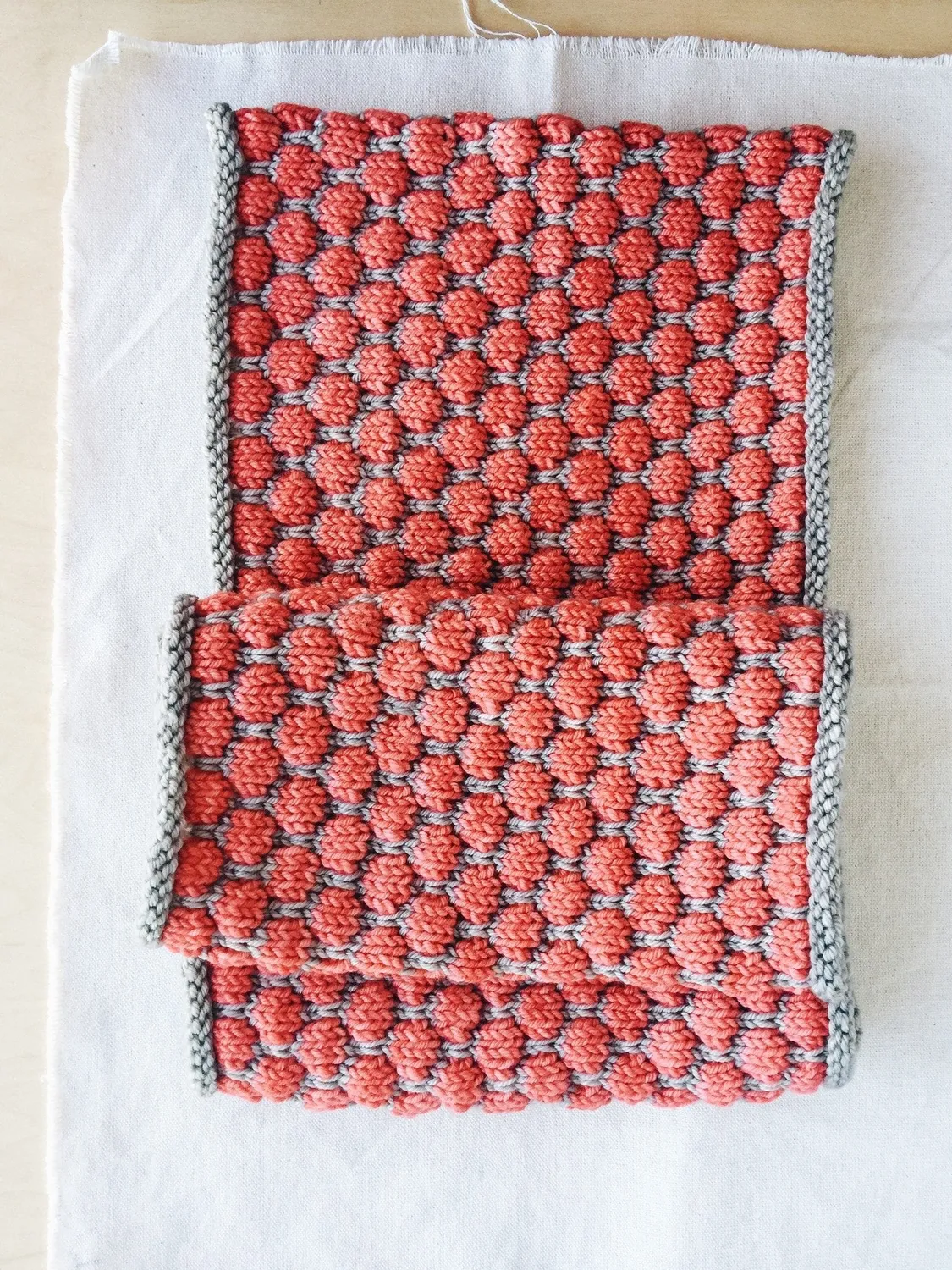 Madelinetosh Bubble Wrap Cowl Anleitung PDF Loop