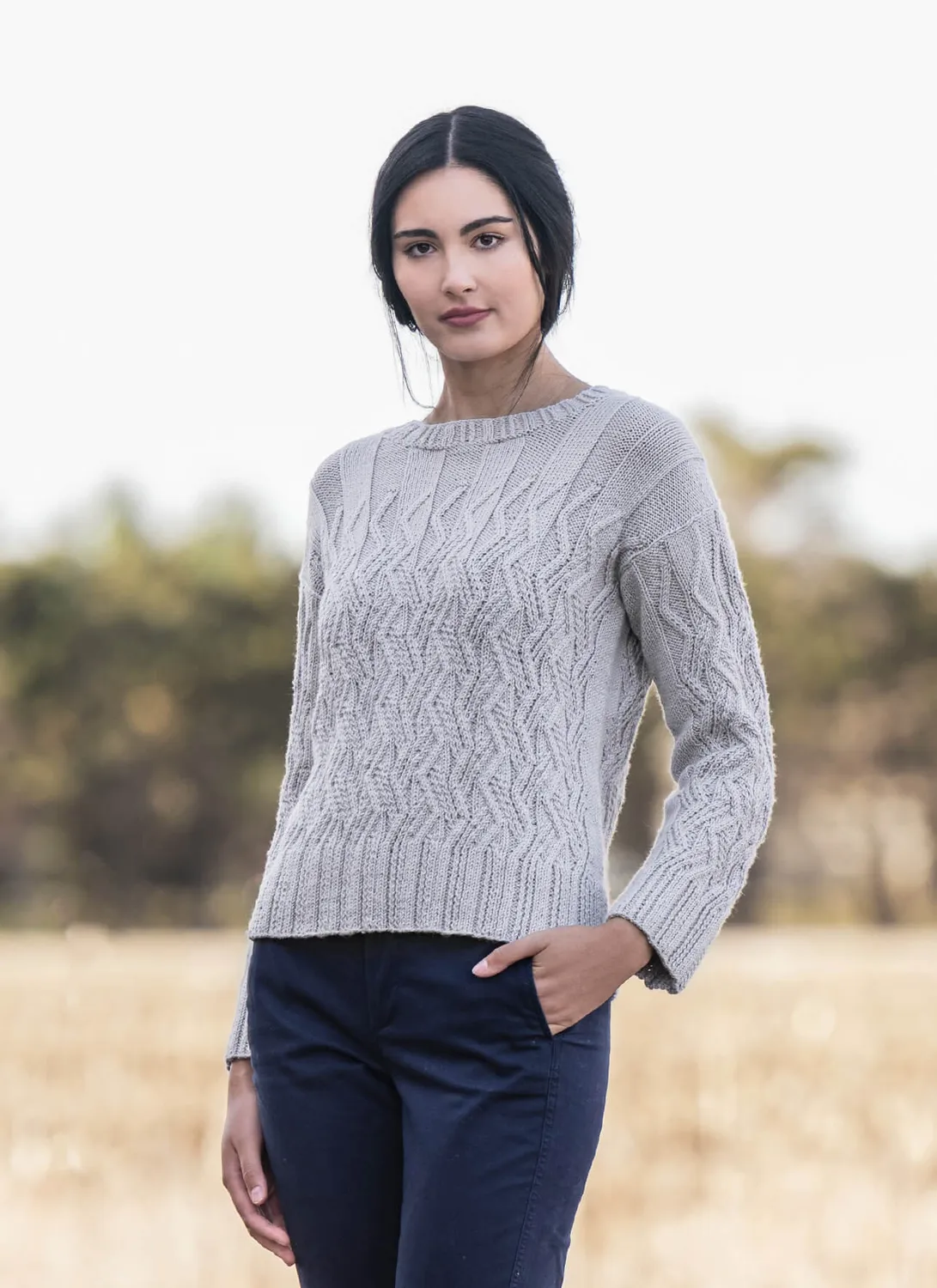 Blue Sky Fibers Classic Montevideo Pullover Strickanleitung Zopf