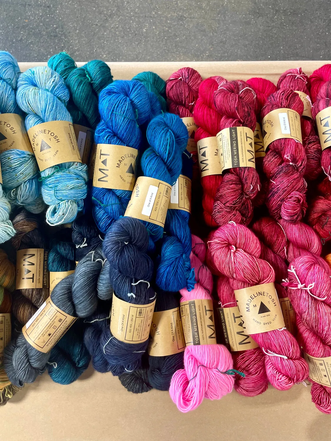 Madelinetosh Tosh OOAK Monats-Abo Überraschungsstrang
