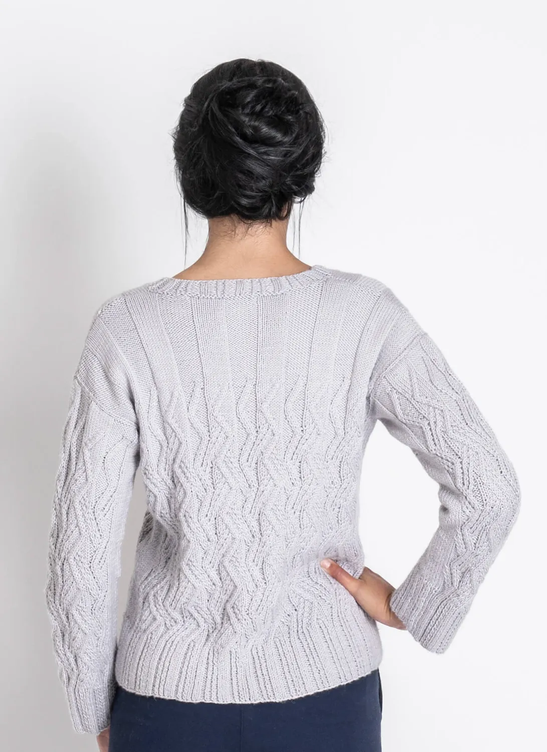 Blue Sky Fibers Classic Montevideo Pullover Strickanleitung Zopf