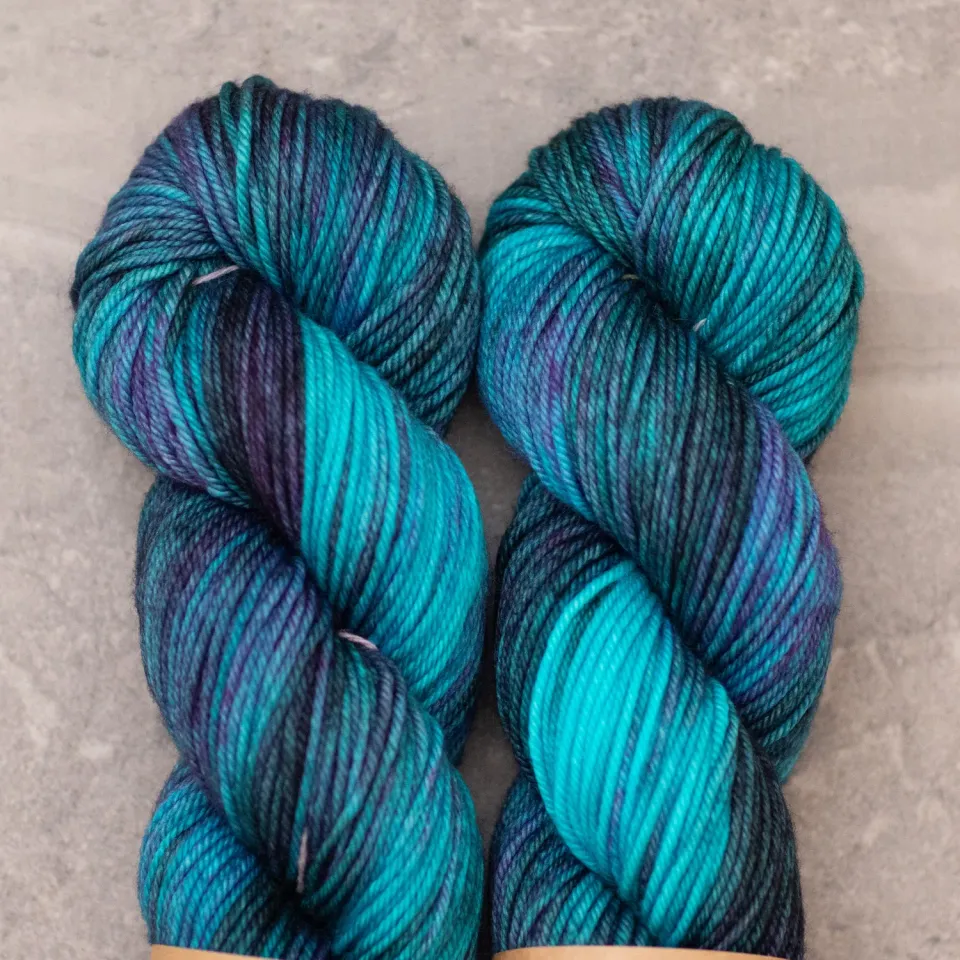 Madelinetosh Tosh DK Twilight Skinny Dip Wolle 205m Superwash